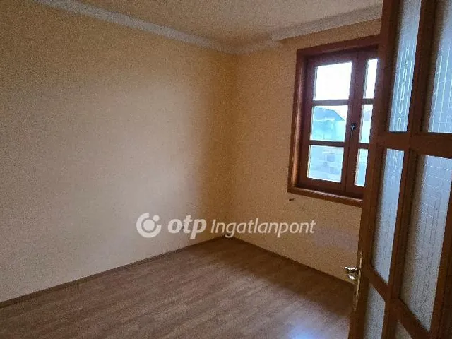 Eladó kereskedelmi és ipari ingatlan Debrecen 144 nm