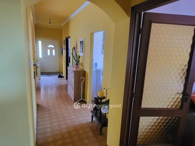 Eladó ház Mikepércs 87 nm