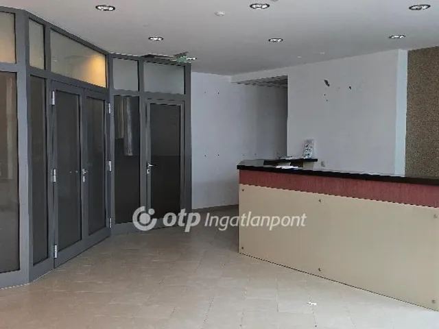 Kiadó kereskedelmi és ipari ingatlan Debrecen 510 nm
