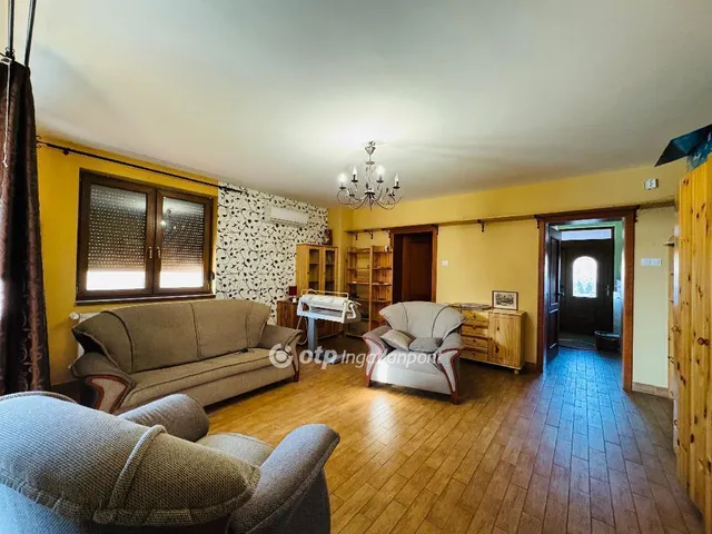 Eladó kereskedelmi és ipari ingatlan Hajdúszoboszló 484 nm