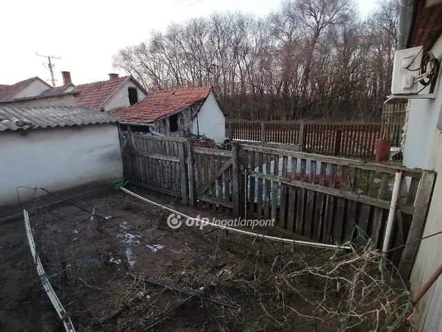 Eladó ház Téglás 72 nm