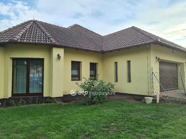 Eladó ház Bocskaikert 302 nm