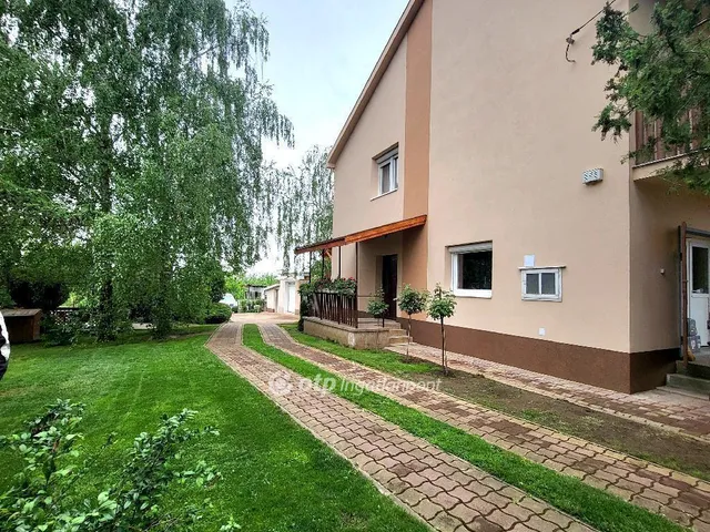 Eladó ház Mikepércs 200 nm