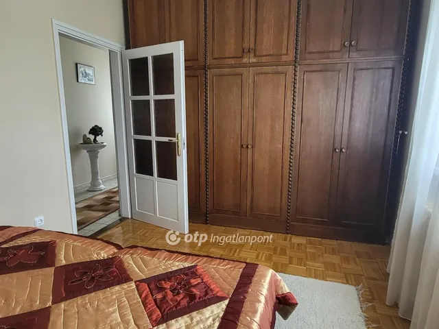 Eladó ház Mikepércs 200 nm