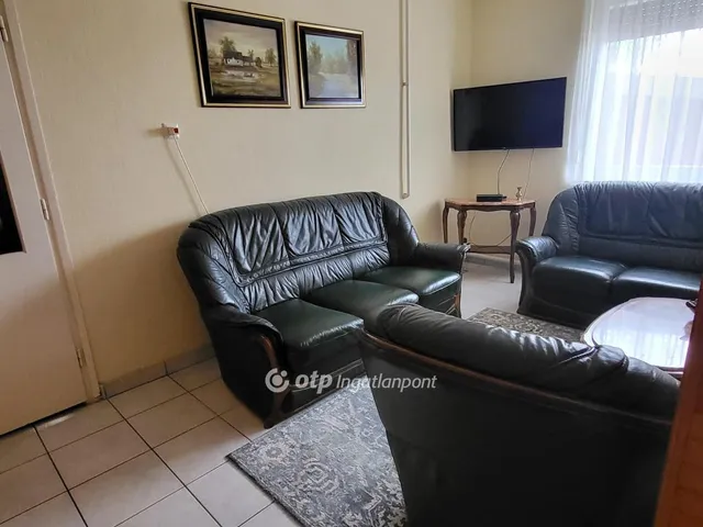 Eladó ház Mikepércs 200 nm