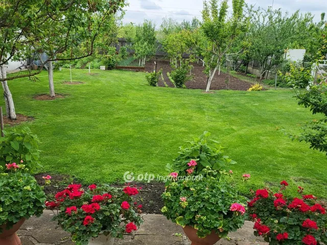 Eladó ház Mikepércs 200 nm