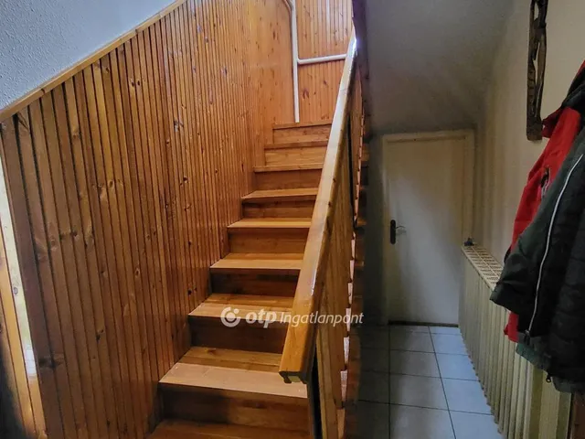 Eladó ház Mikepércs 200 nm