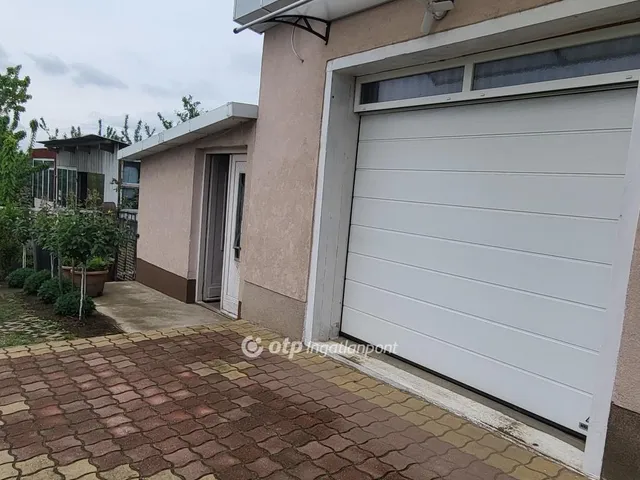 Eladó ház Mikepércs 200 nm