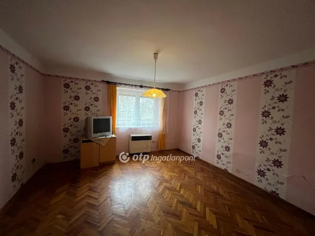 Eladó ház Zsáka 84 nm