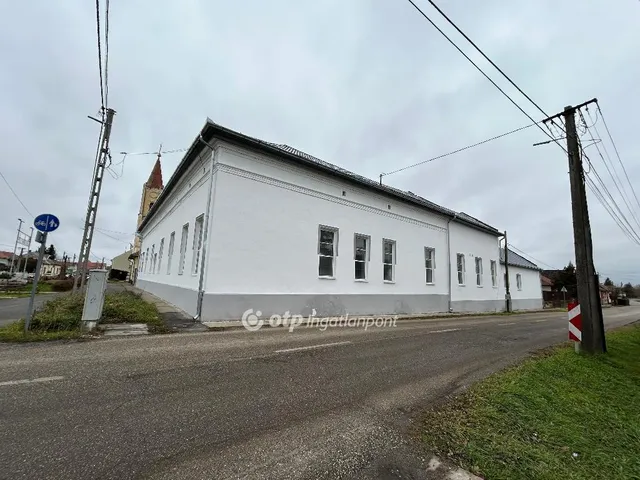Eladó ház Biharkeresztes 446 nm
