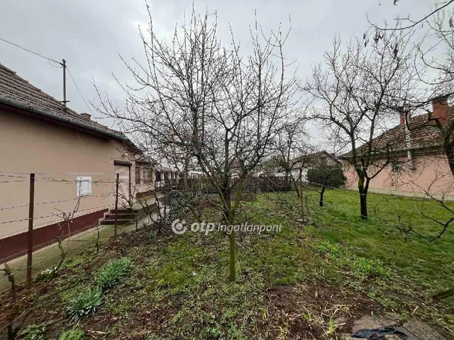 Eladó ház Zsáka 84 nm