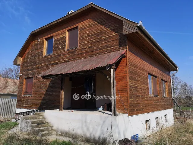 Eladó ház Tiszacsege 160 nm