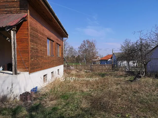Eladó ház Tiszacsege 160 nm