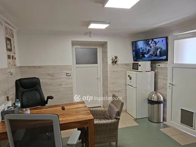 Eladó ház Hajdúböszörmény, Középkert 130 nm