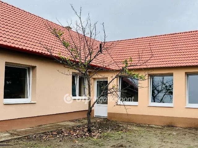 Eladó ház Hajdúnánás 180 nm