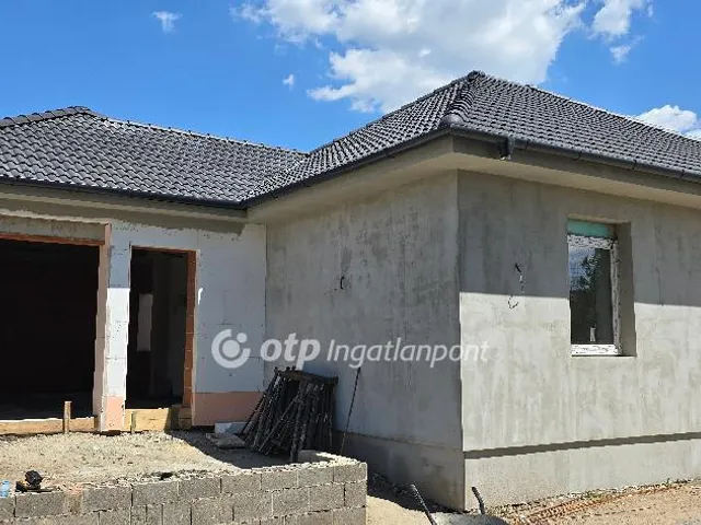 Eladó ház Mikepércs 106 nm