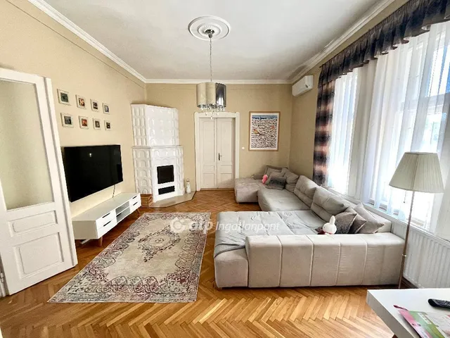 Eladó ház Debrecen, Falóger 230 nm