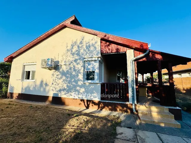Eladó ház Mikepércs 125 nm