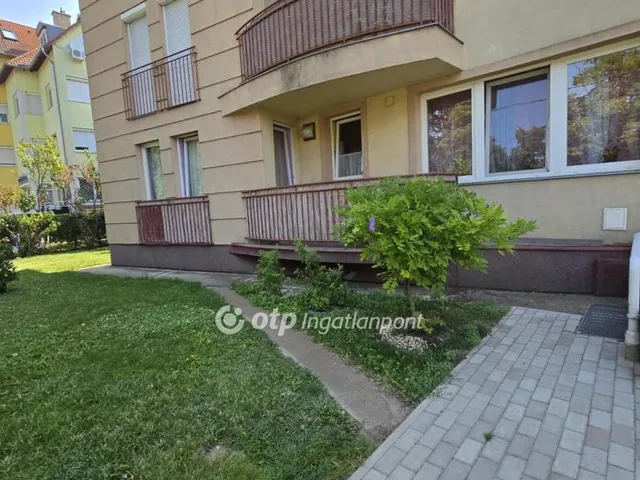 Eladó lakás Debrecen, Postakert 30 nm