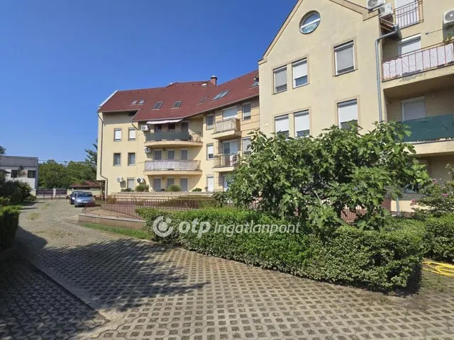 Eladó lakás Debrecen, Postakert 30 nm