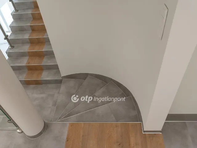 Eladó kereskedelmi és ipari ingatlan Debrecen 700 nm