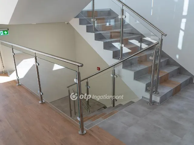 Eladó kereskedelmi és ipari ingatlan Debrecen 700 nm