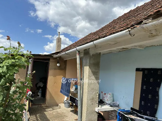 Eladó ház Zsáka 44 nm