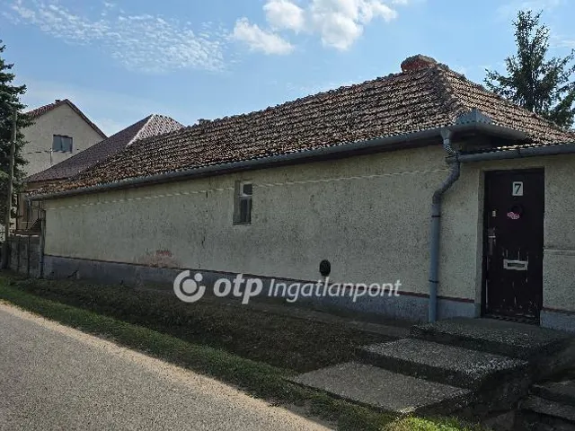 Eladó ház Mikepércs 80 nm