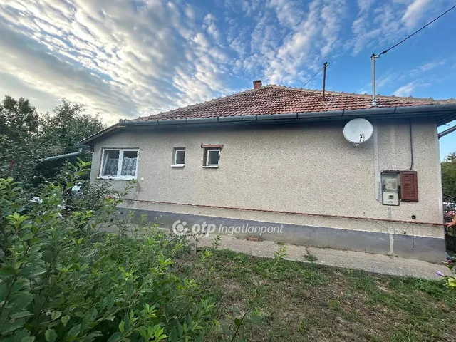 Eladó ház Zsáka 70 nm