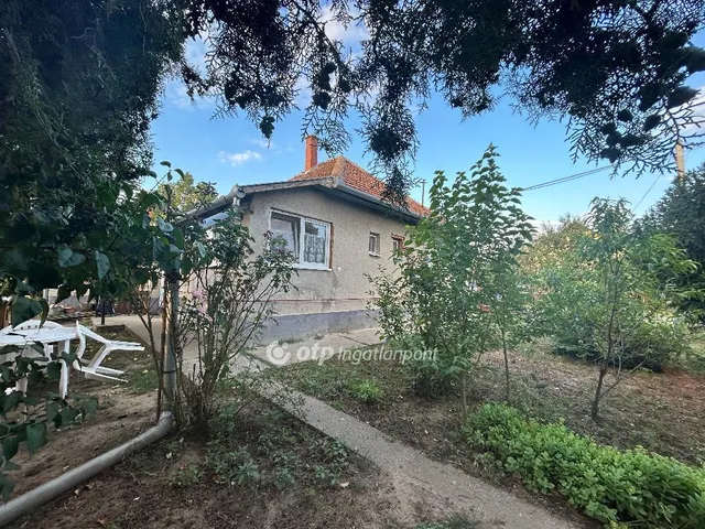 Eladó ház Zsáka 70 nm