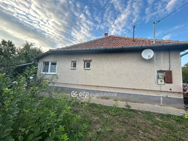 Eladó ház Zsáka 70 nm