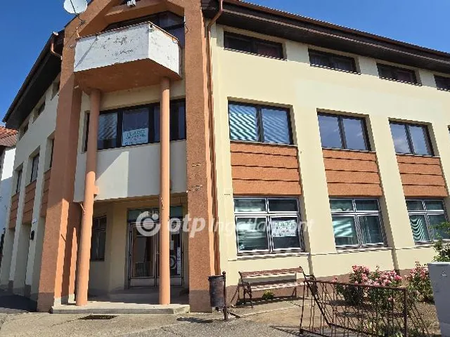 Eladó kereskedelmi és ipari ingatlan Létavértes 596 nm