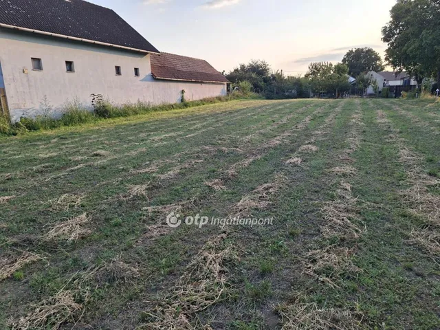 Eladó telek Hajdúböszörmény 903 nm