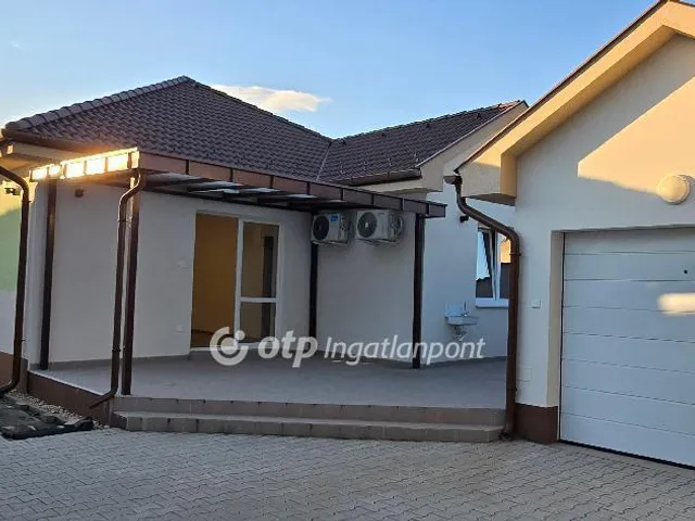 Eladó ház Debrecen, Pércsikert 153 nm