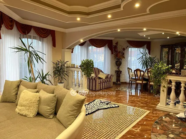 Eladó ház Hosszúpályi 300 nm