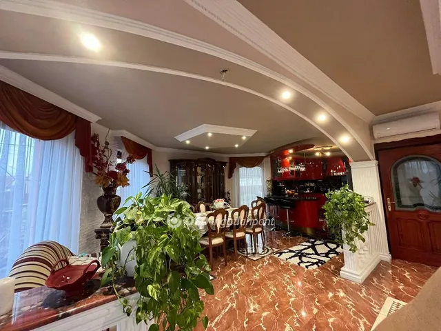 Eladó ház Hosszúpályi 300 nm