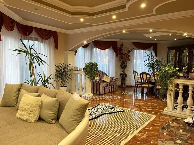 Eladó ház Hosszúpályi 300 nm