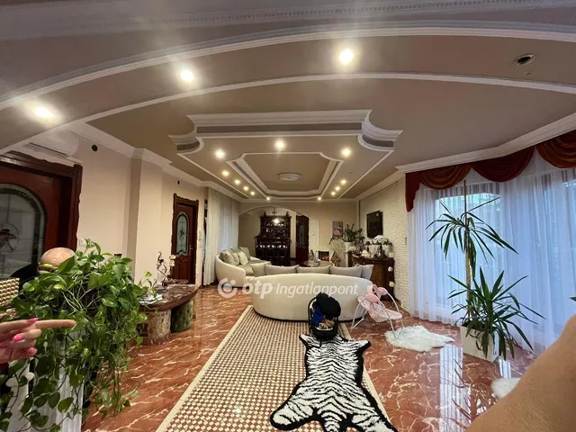 Eladó ház Hosszúpályi 300 nm