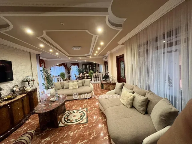 Eladó ház Hosszúpályi 300 nm