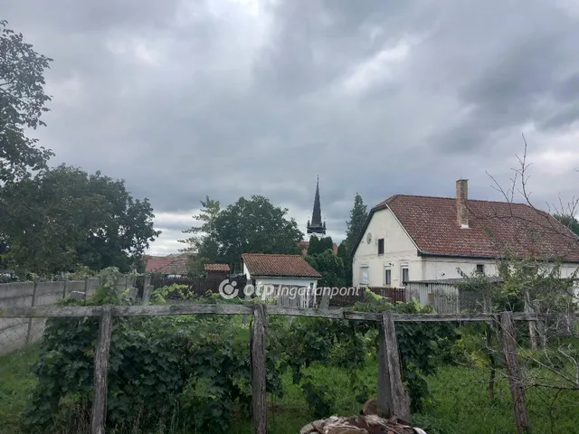 Eladó ház Mikepércs 70 nm