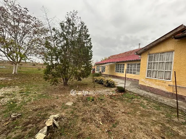 Eladó ház Zsáka 96 nm