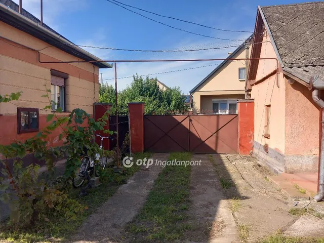 Eladó ház Mikepércs 70 nm