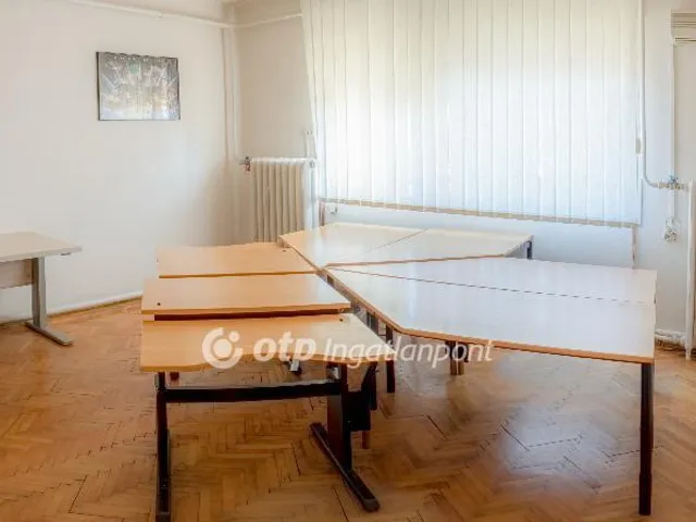 Eladó ház Debrecen, Pércsikert 460 nm