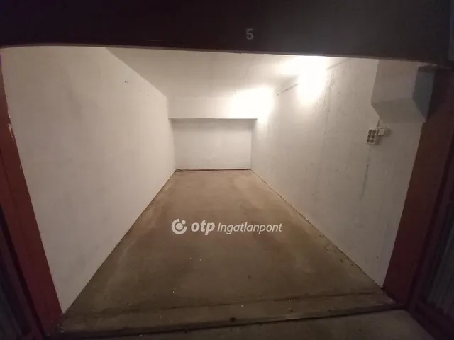 Eladó lakás Debrecen, Postakert 79 nm