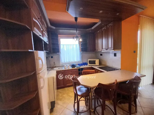 Eladó lakás Debrecen, Postakert 79 nm