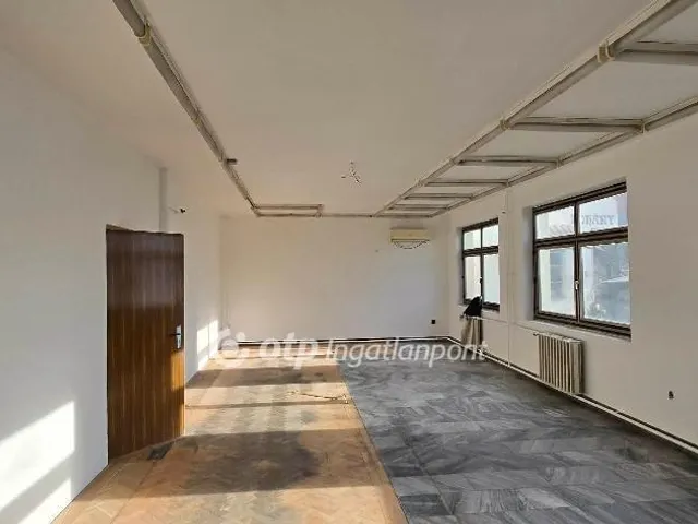 Eladó kereskedelmi és ipari ingatlan Létavértes 600 nm