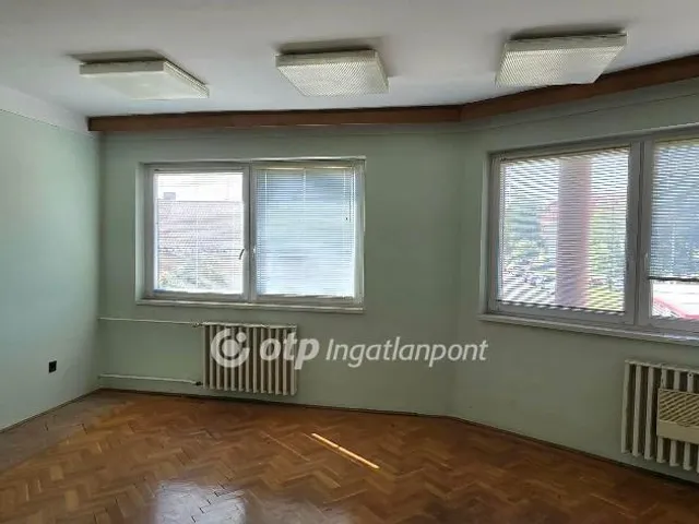 Eladó kereskedelmi és ipari ingatlan Létavértes 600 nm