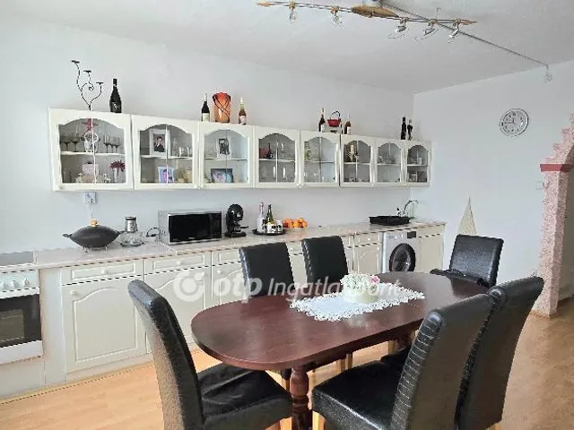 Eladó lakás Debrecen 72 nm