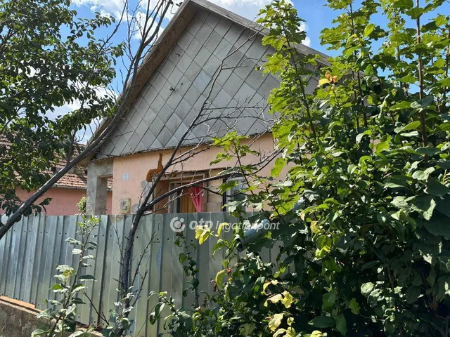 Eladó ház Zsáka 44 nm