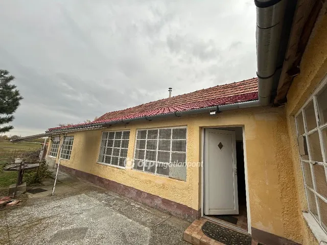 Eladó ház Zsáka 96 nm